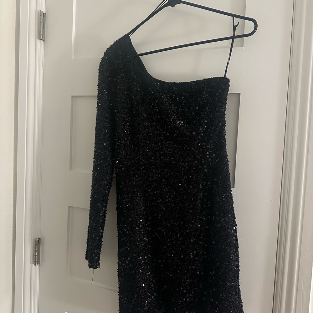Elegant Black One-Shoulder Dress